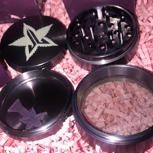 āļøMASSIVE SALE $$ FIRMāļø šš¤ MAUVE Grinder 63mm - Picture 4 of 8